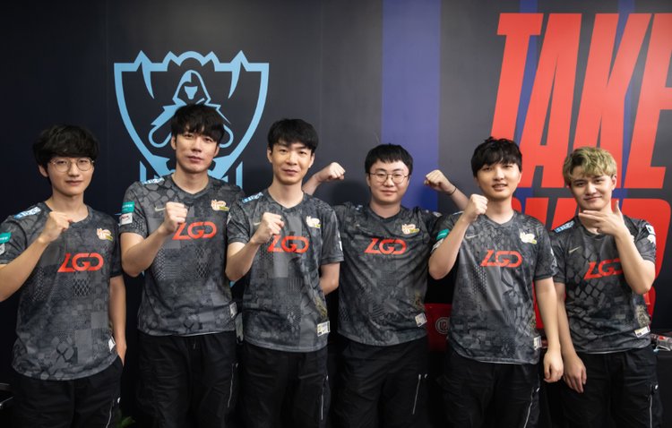 两名核心的 两名核心的